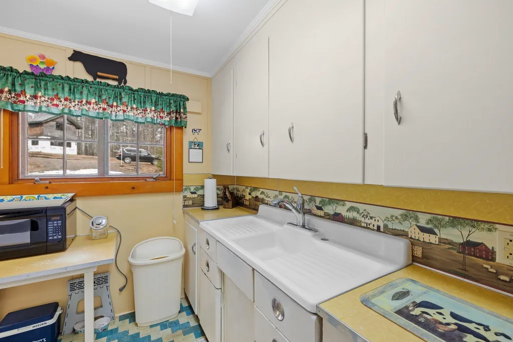 16 Walnut Street Belmont NH 03220