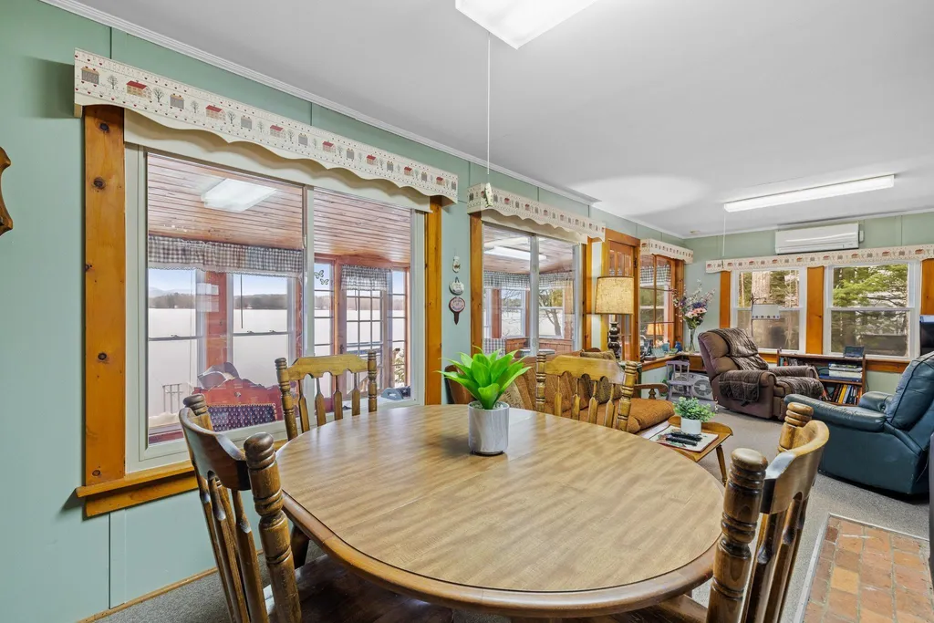 16 Walnut Street Belmont NH 03220