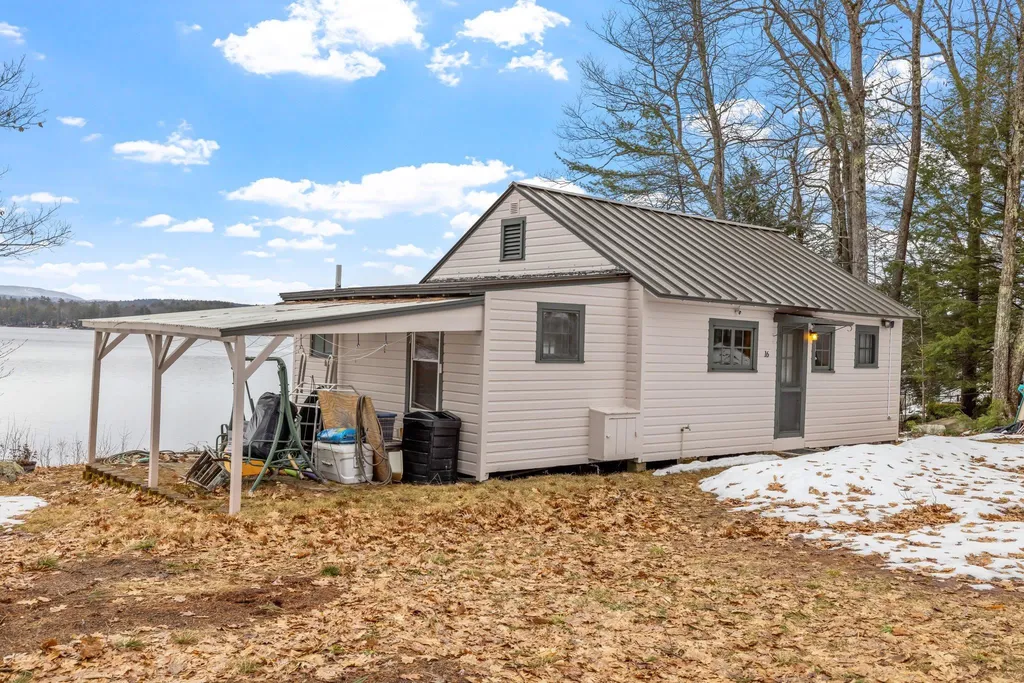 16 Walnut Street Belmont NH 03220