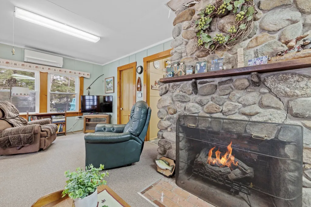 16 Walnut Street Belmont NH 03220