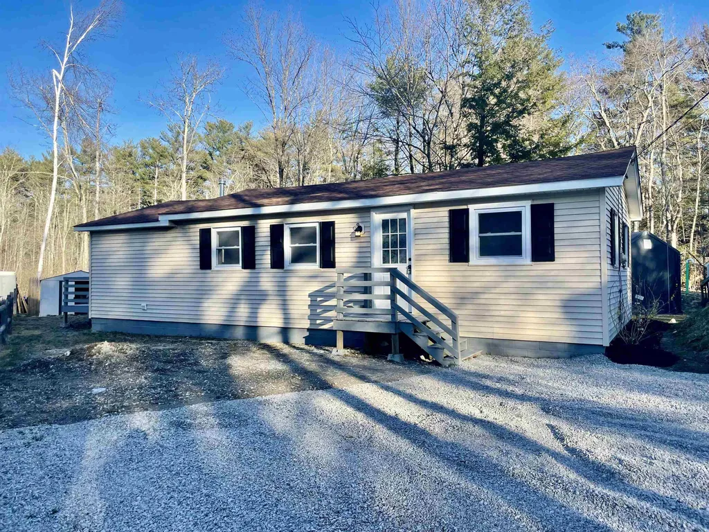 5 Ferndale Road Raymond NH 03077