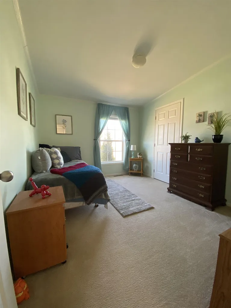 8 Pine Street Epsom NH 03234