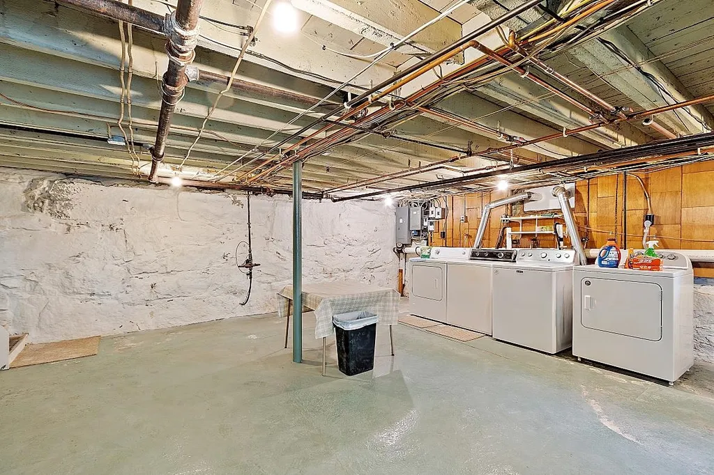 160 Amherst Street Nashua NH 03064