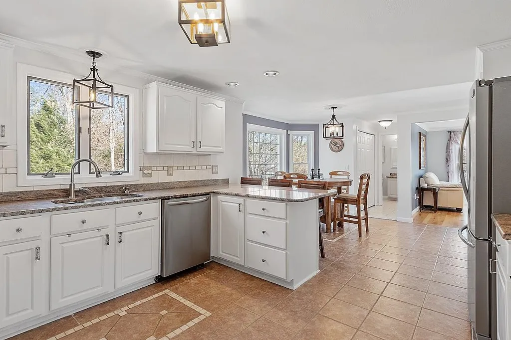 6 Diana Drive Salem NH 03079