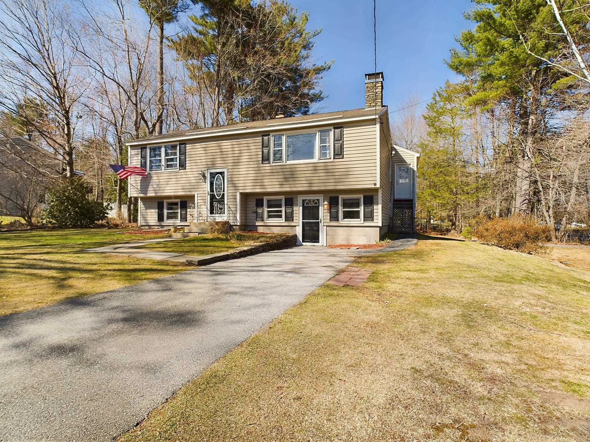 11 Old Auburn Road Derry NH 03038