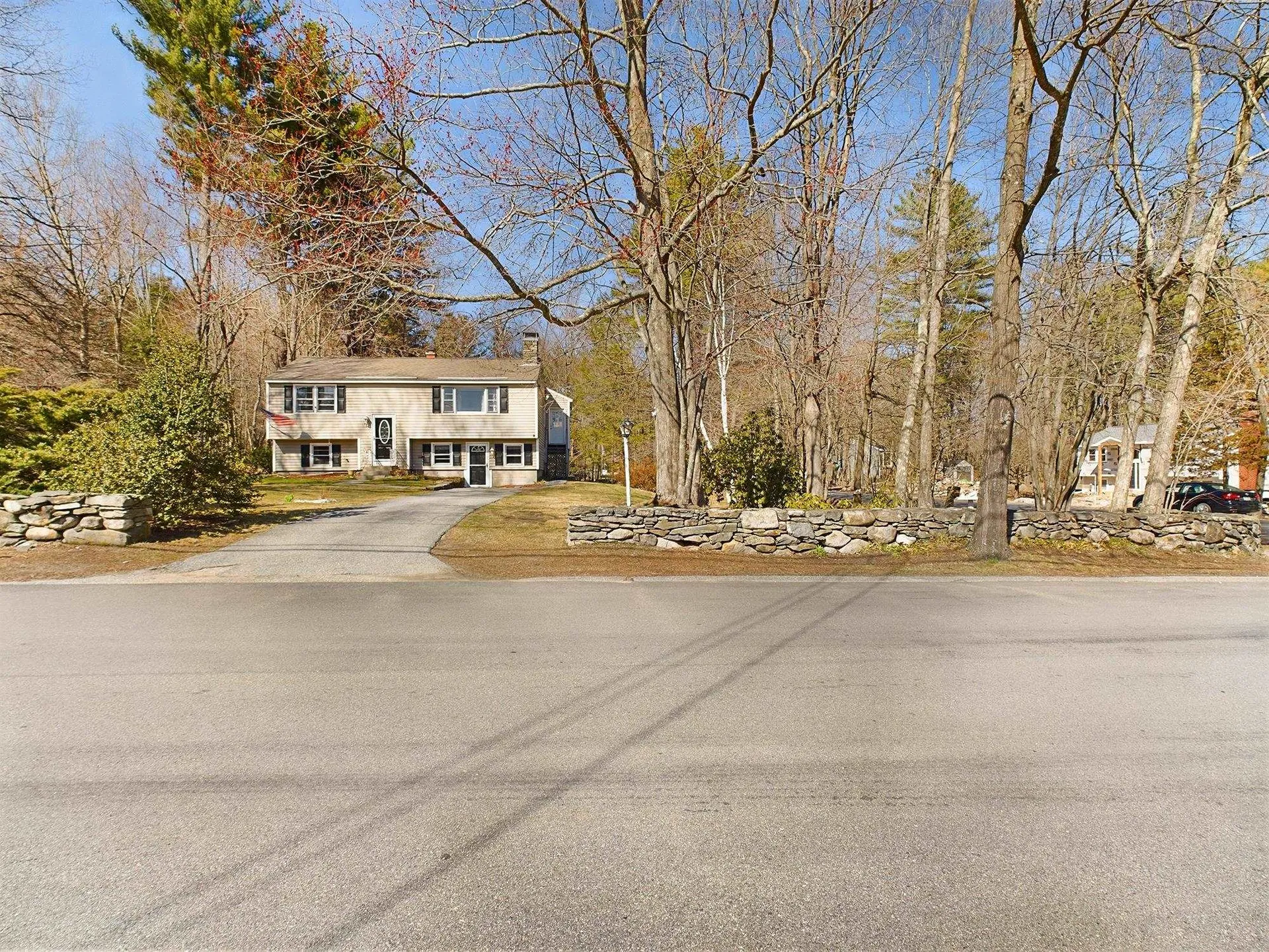 11 Old Auburn Road Derry NH 03038