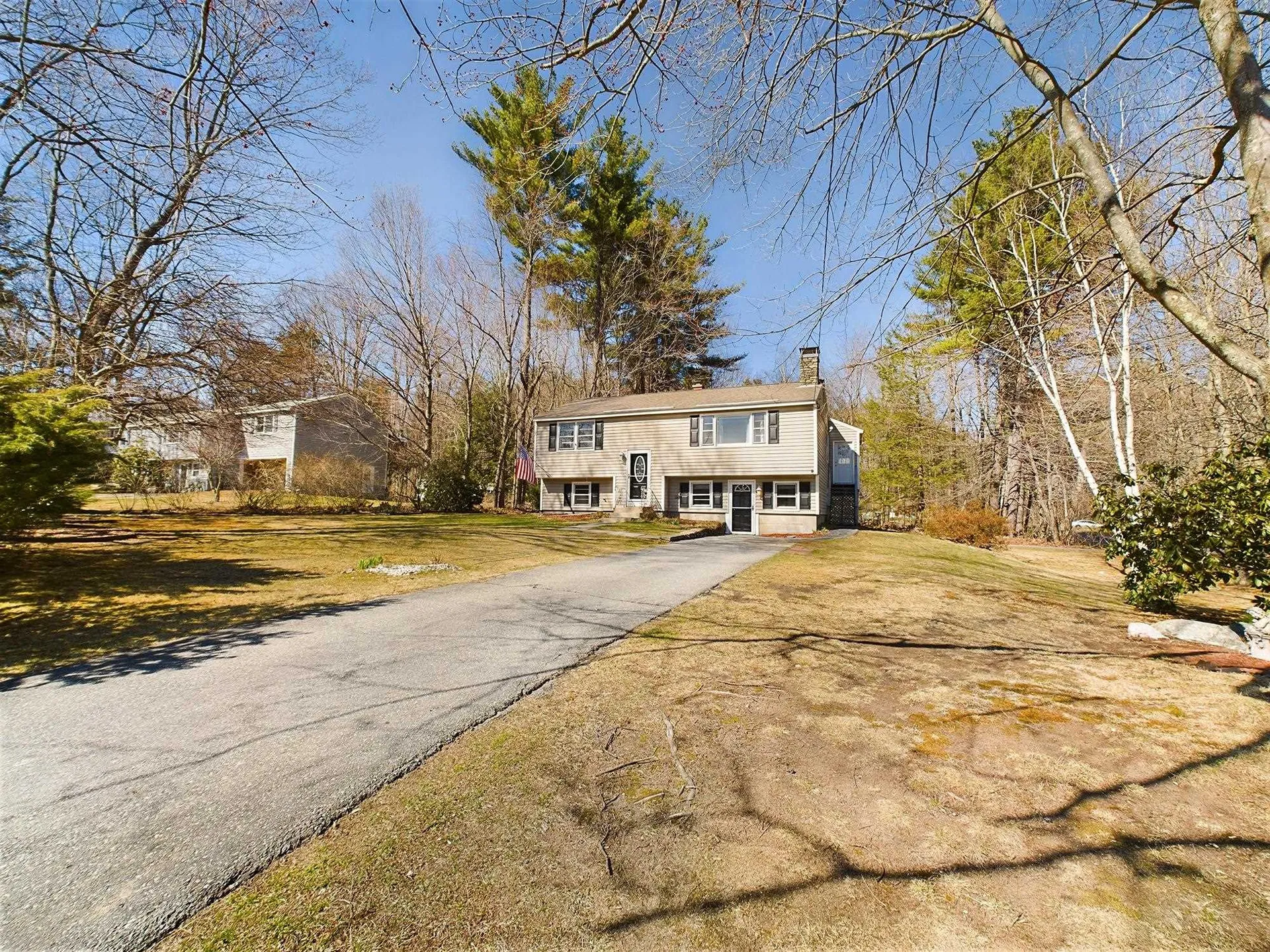 11 Old Auburn Road Derry NH 03038