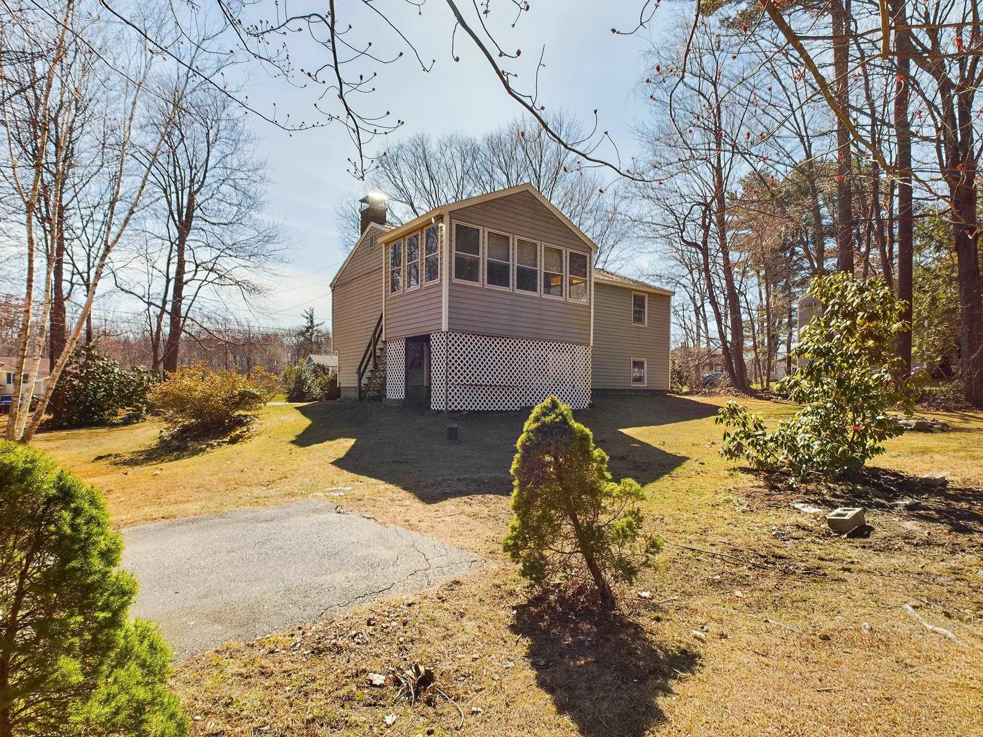 11 Old Auburn Road Derry NH 03038