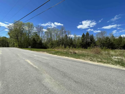 4 Smith Road Holderness NH 03245
