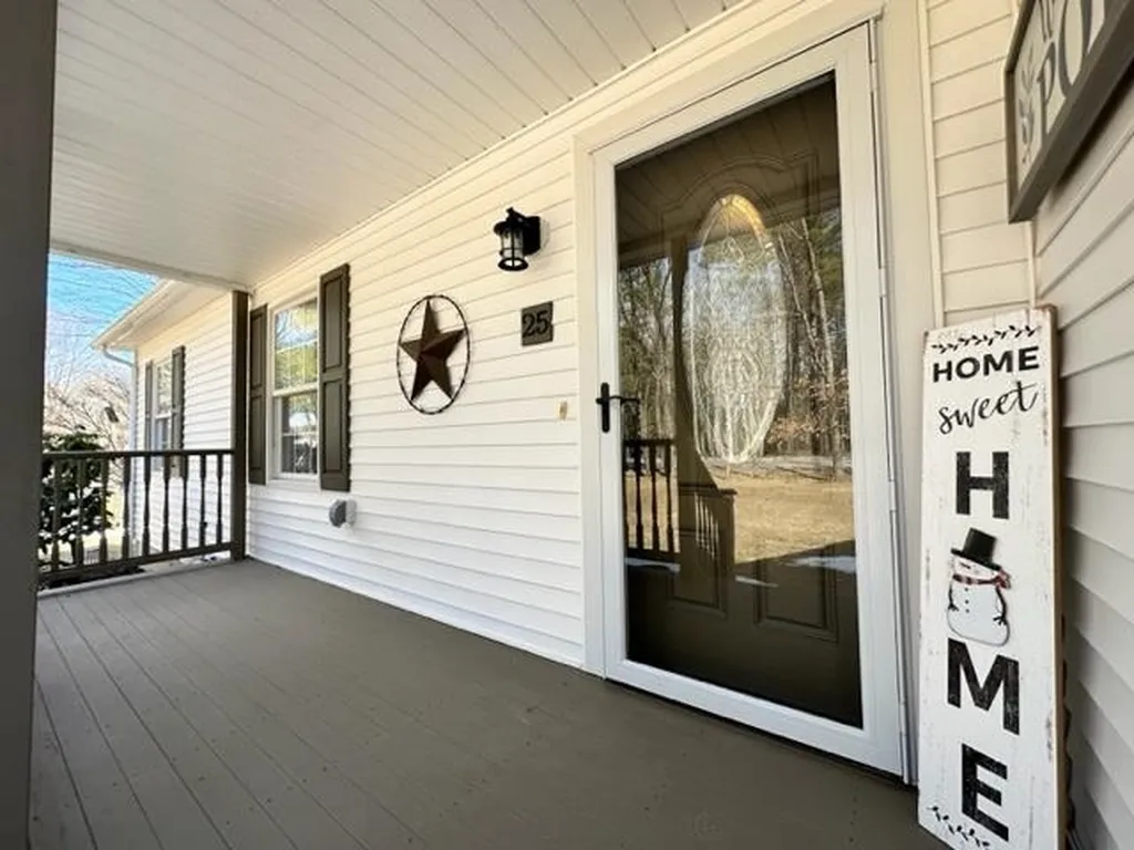25 Stackpole Road Somersworth NH 03878