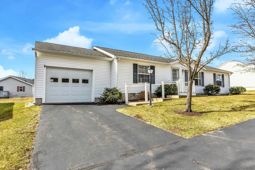 160 Ledgewood Way Manchester NH 03104