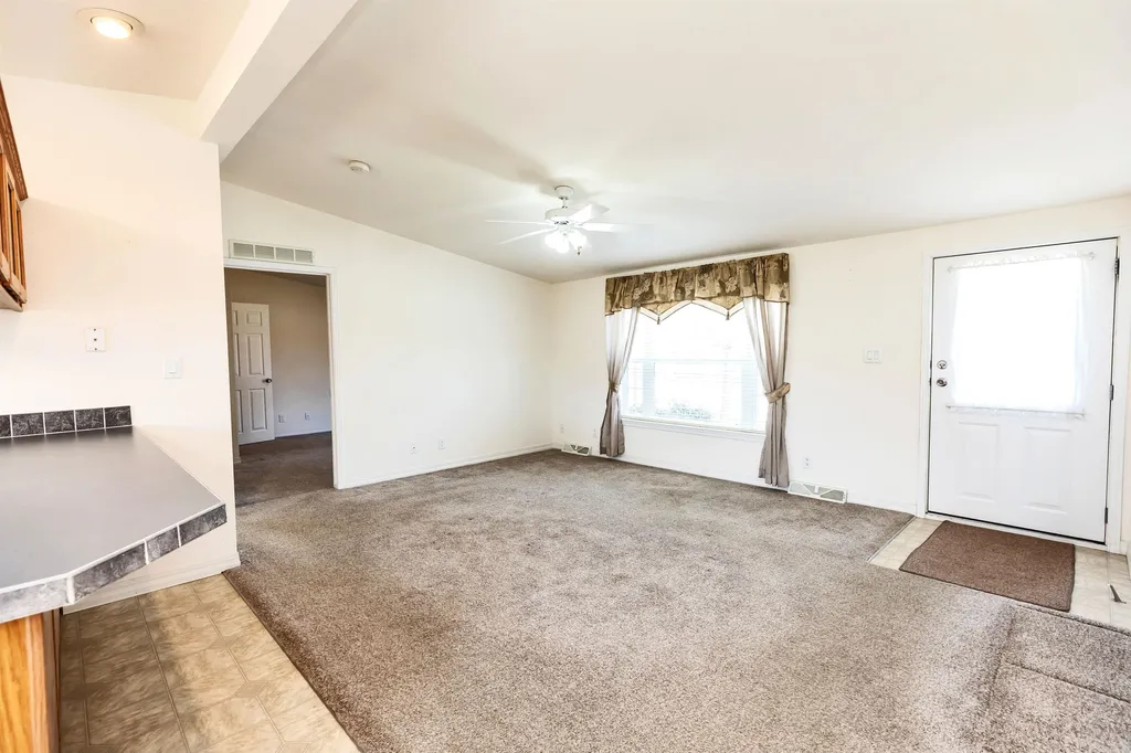 160 Ledgewood Way Manchester NH 03104