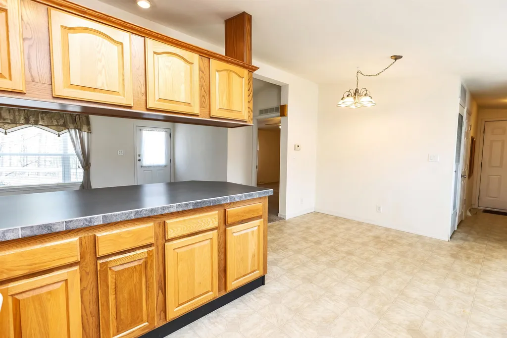 160 Ledgewood Way Manchester NH 03104