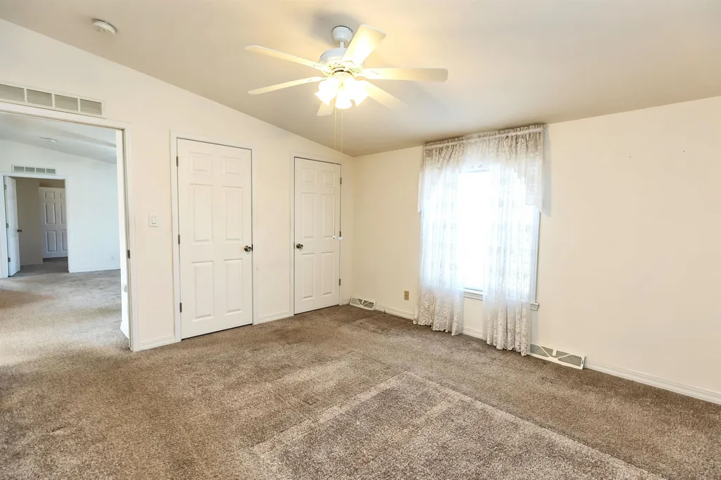 160 Ledgewood Way Manchester NH 03104