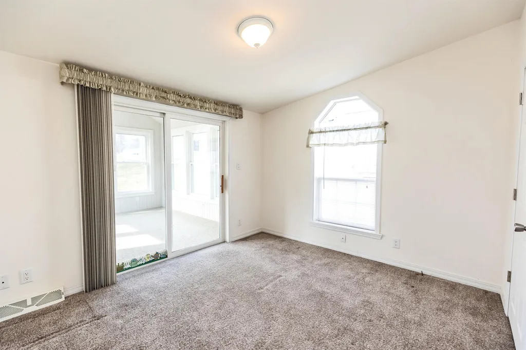 160 Ledgewood Way Manchester NH 03104
