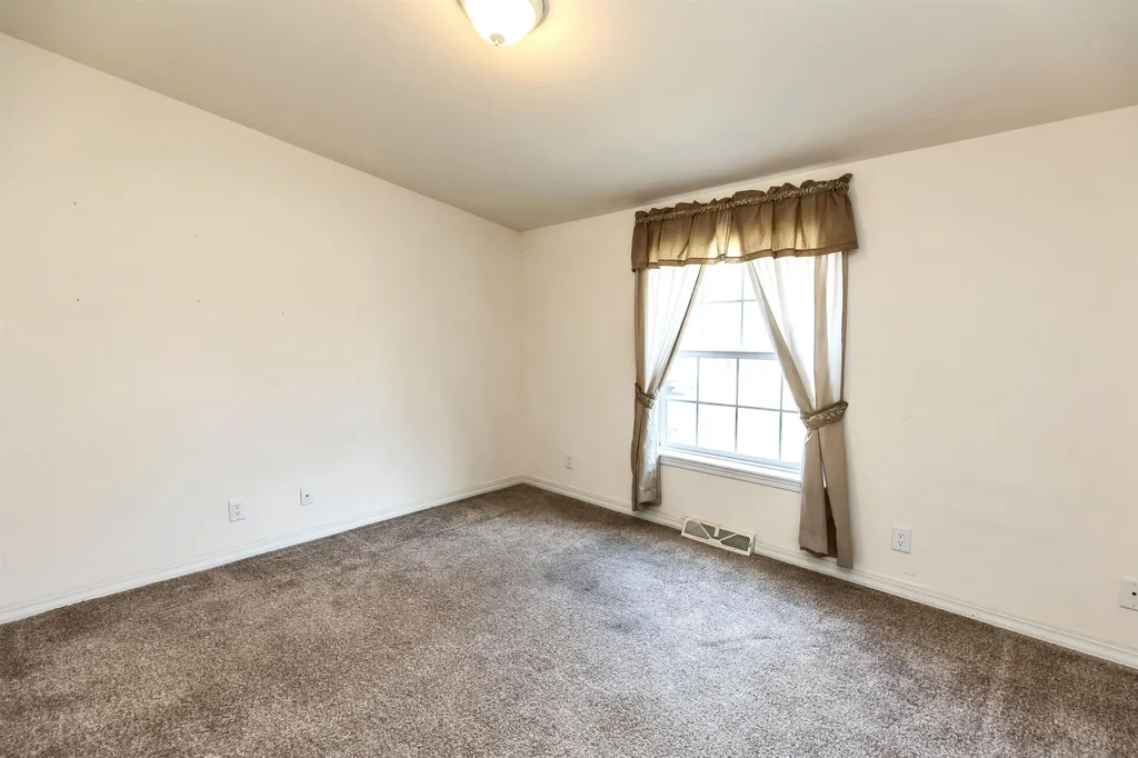 160 Ledgewood Way Manchester NH 03104