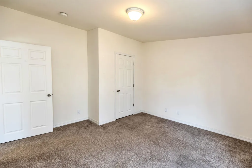 160 Ledgewood Way Manchester NH 03104