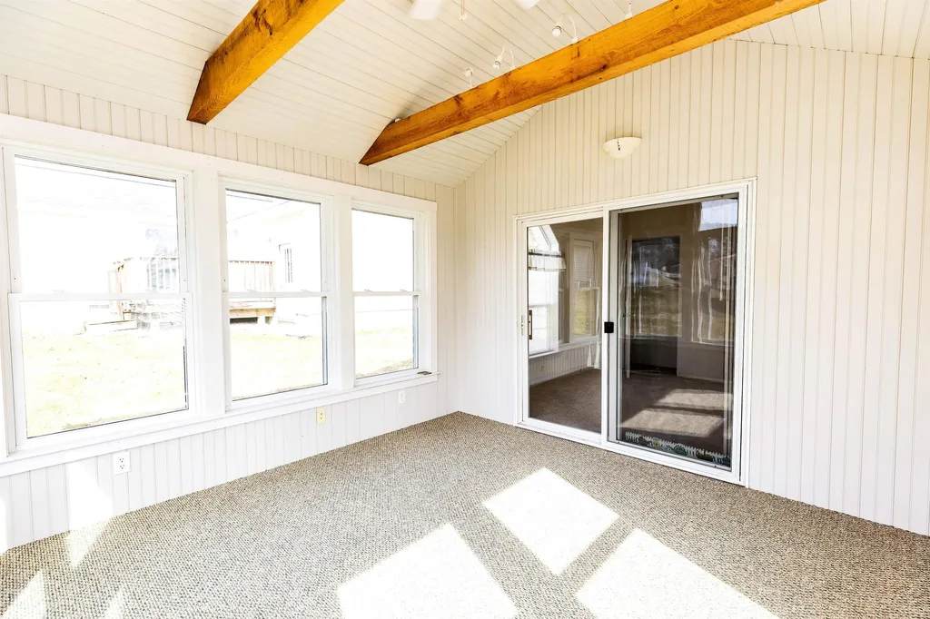 160 Ledgewood Way Manchester NH 03104