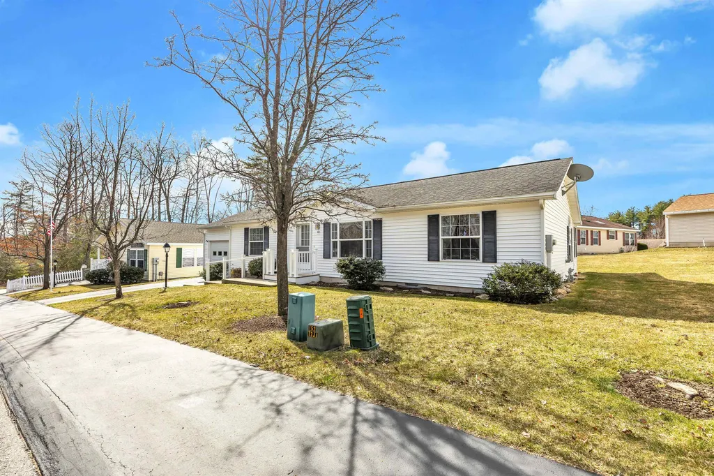 160 Ledgewood Way Manchester NH 03104