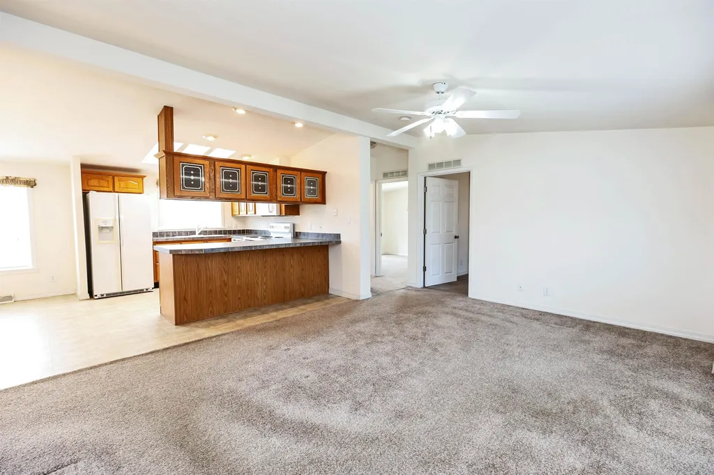 160 Ledgewood Way Manchester NH 03104