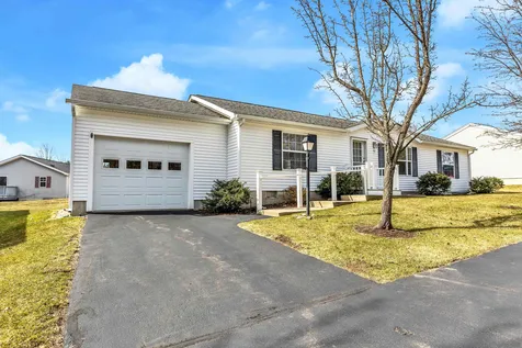 160 Ledgewood Way Manchester NH 03104