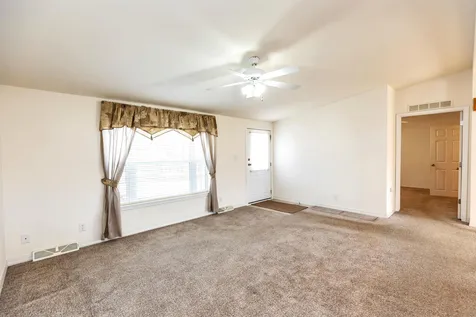 160 Ledgewood Way Manchester NH 03104