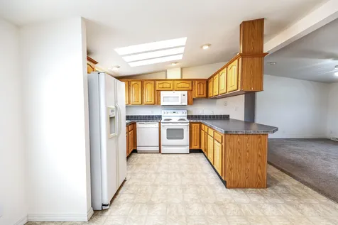 160 Ledgewood Way Manchester NH 03104