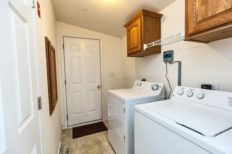 160 Ledgewood Way Manchester NH 03104