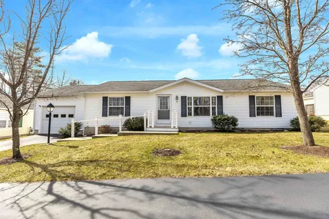 160 Ledgewood Way Manchester NH 03104