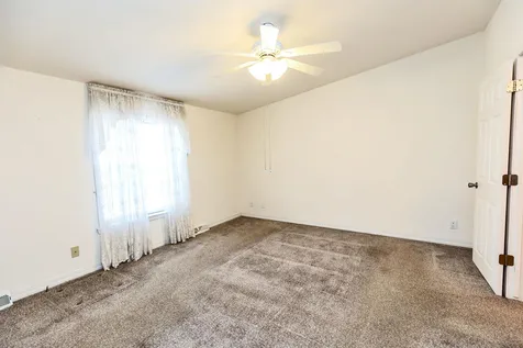 160 Ledgewood Way Manchester NH 03104