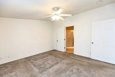 160 Ledgewood Way Manchester NH 03104