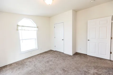 160 Ledgewood Way Manchester NH 03104