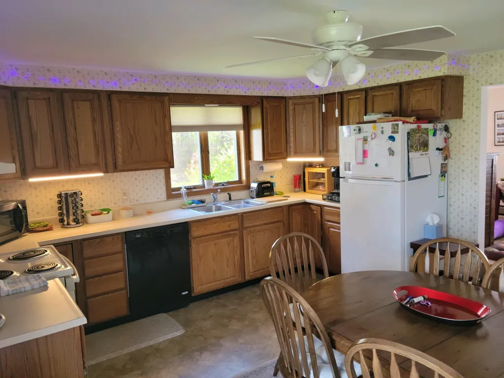 160 Bailey Avenue Manchester NH 03104