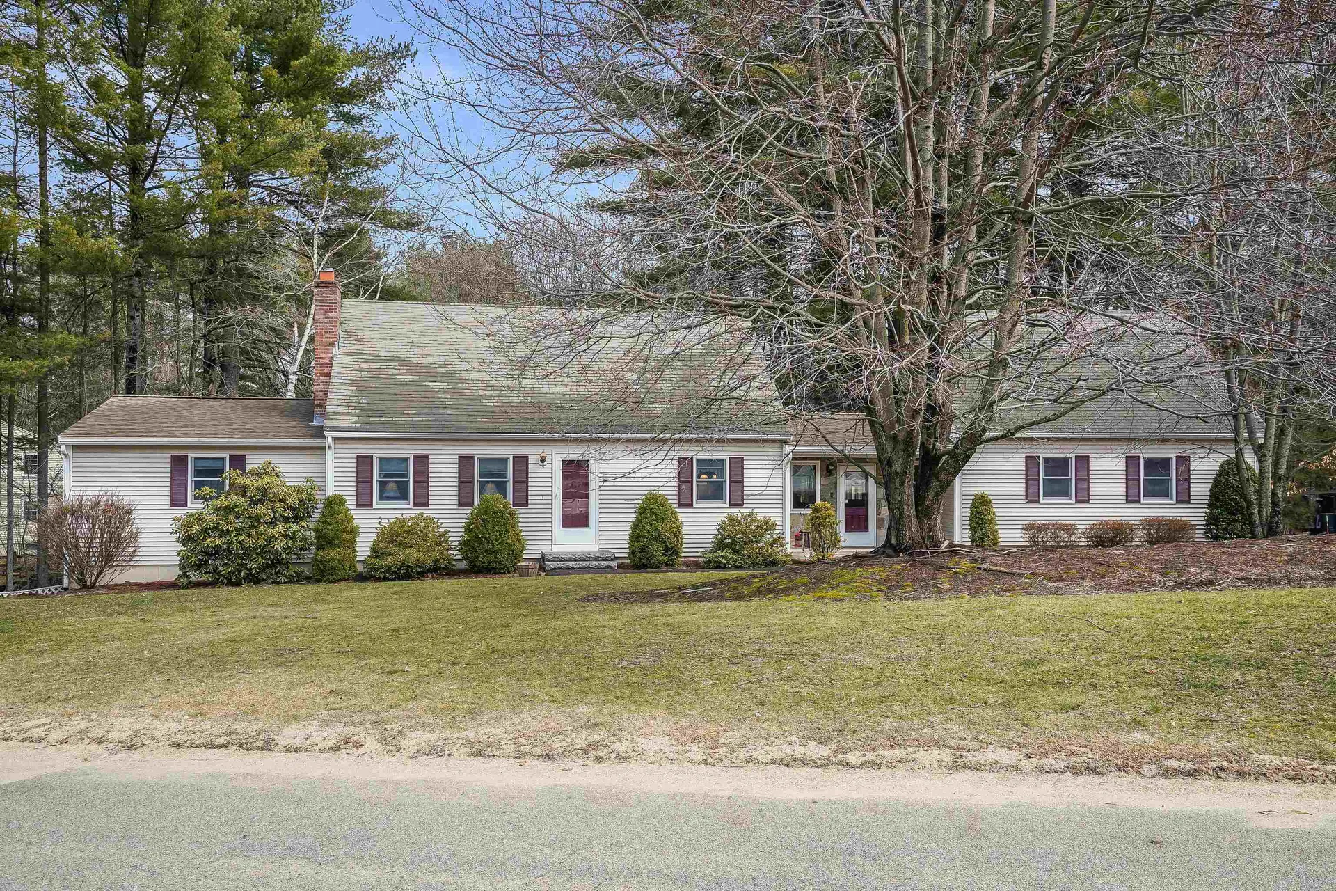 8 Wende Drive Hudson NH 03051