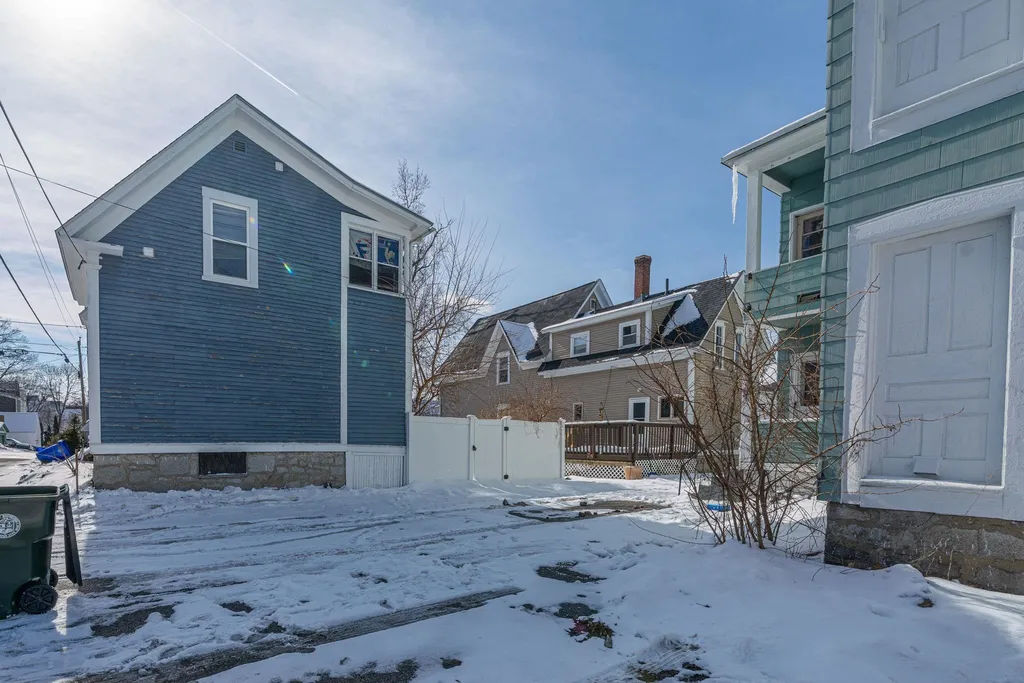 162 Brook Street Manchester NH 03104