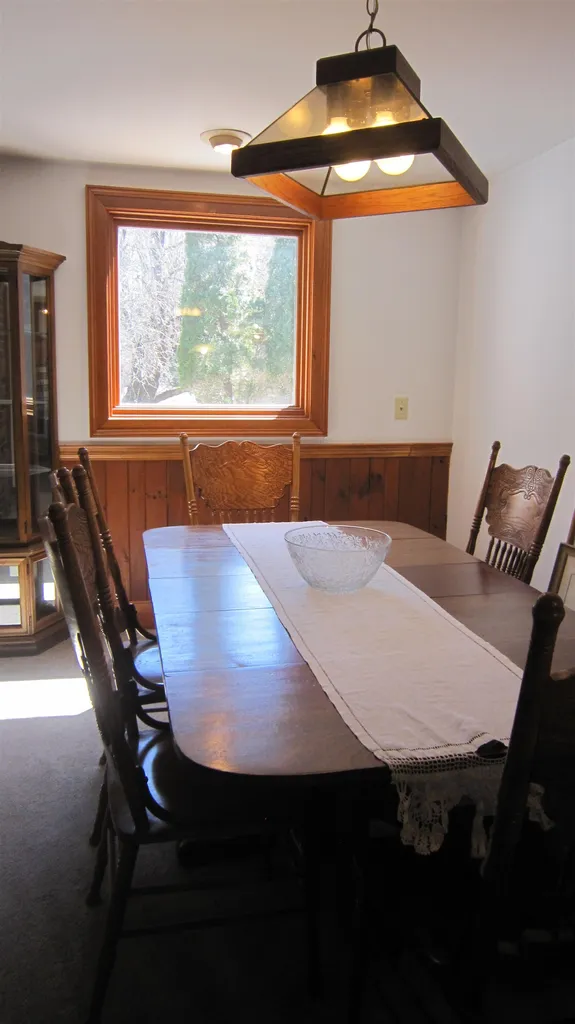 25 Woodlands Lane Newfane VT 05345