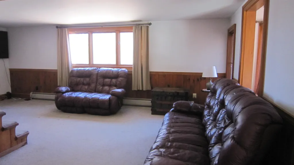 25 Woodlands Lane Newfane VT 05345
