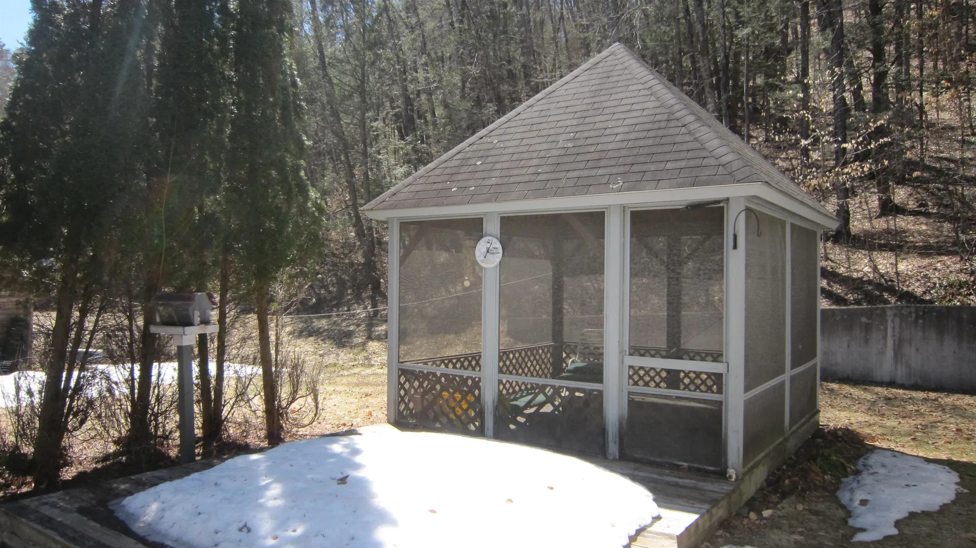 25 Woodlands Lane Newfane VT 05345
