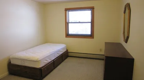 25 Woodlands Lane Newfane VT 05345