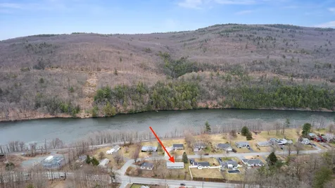 216 Wantastiquet Drive Brattleboro VT 05301