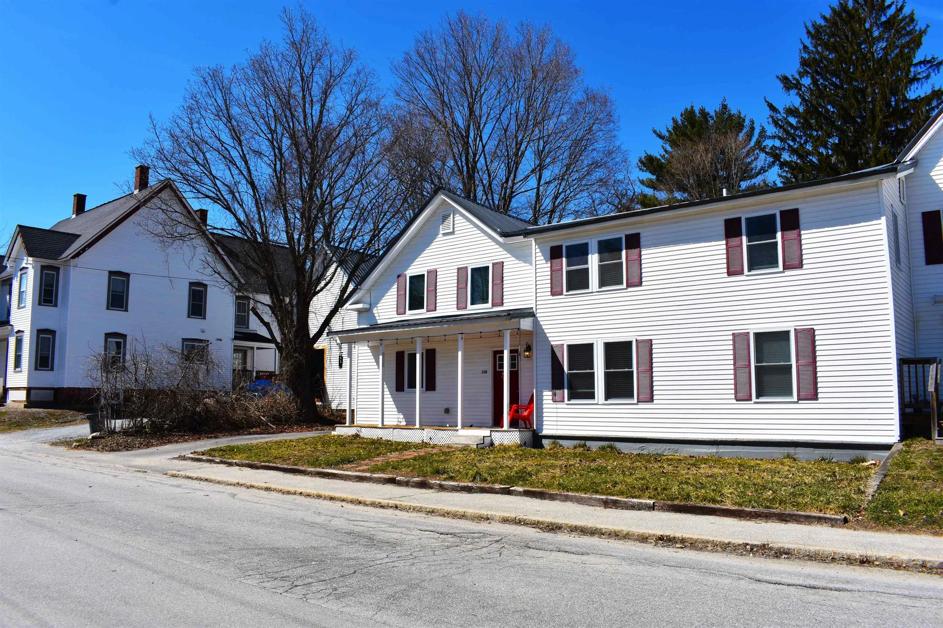 25 B Myrtle Street Hillsborough NH 03244
