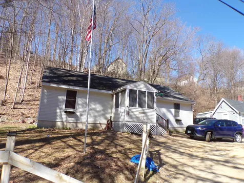 84 Valley Street Franklin NH 03235