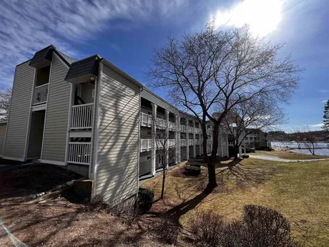 23 Pleasant Street Meredith NH 03253