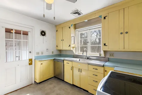56 Orchard Street Brattleboro VT 05301