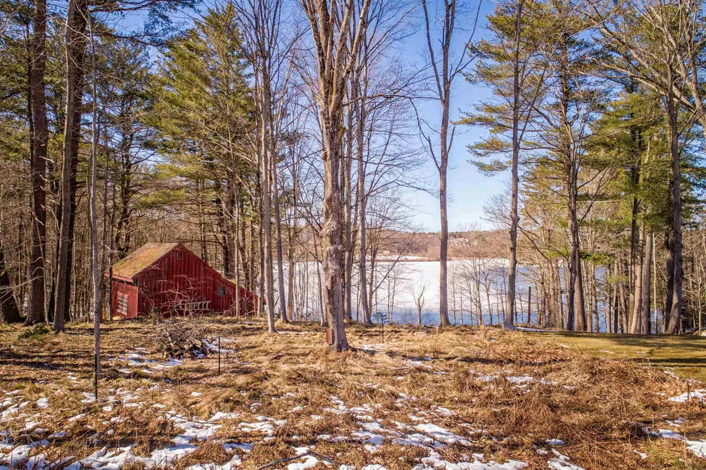 2 Scarlett Lane Rollinsford NH 03869