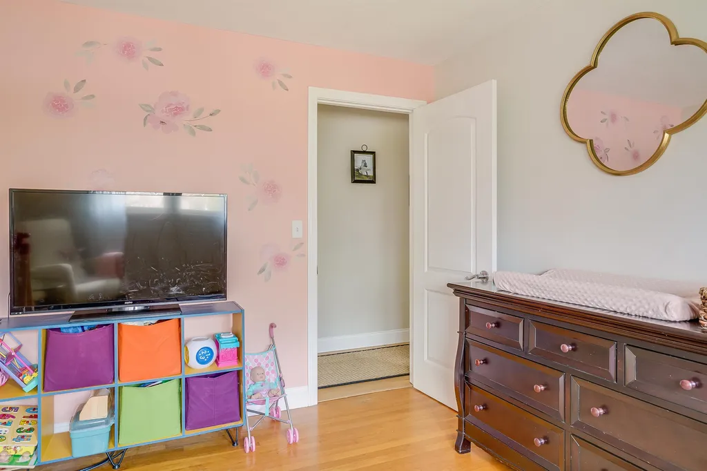 6 Diana Road Derry NH 03038