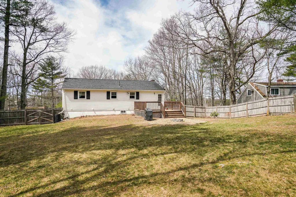 6 Diana Road Derry NH 03038