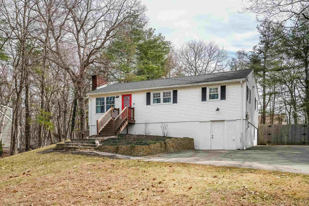 6 Diana Road Derry NH 03038