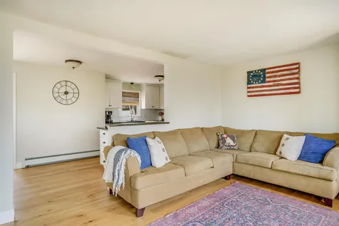 6 Diana Road Derry NH 03038