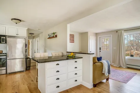 6 Diana Road Derry NH 03038